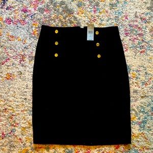 Black skirt & gold buttons 🖤